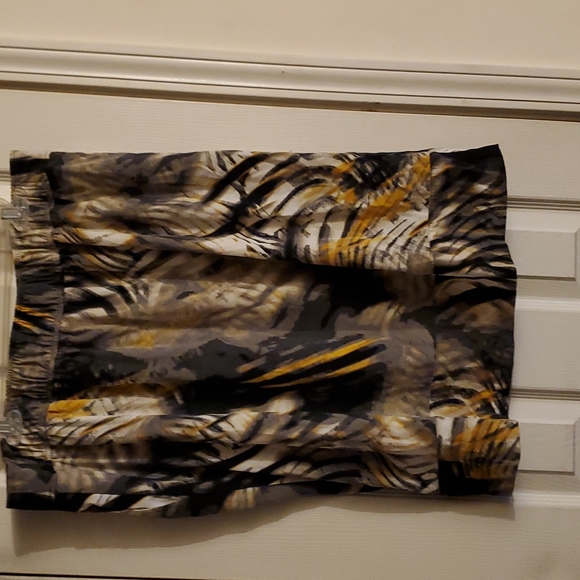 Skirt - Picture 2 of 2